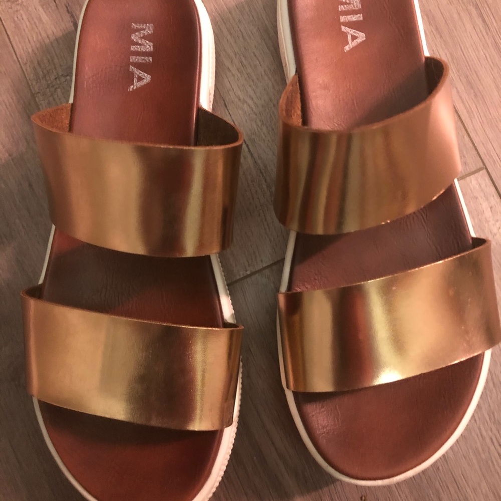 Mia Sandals
